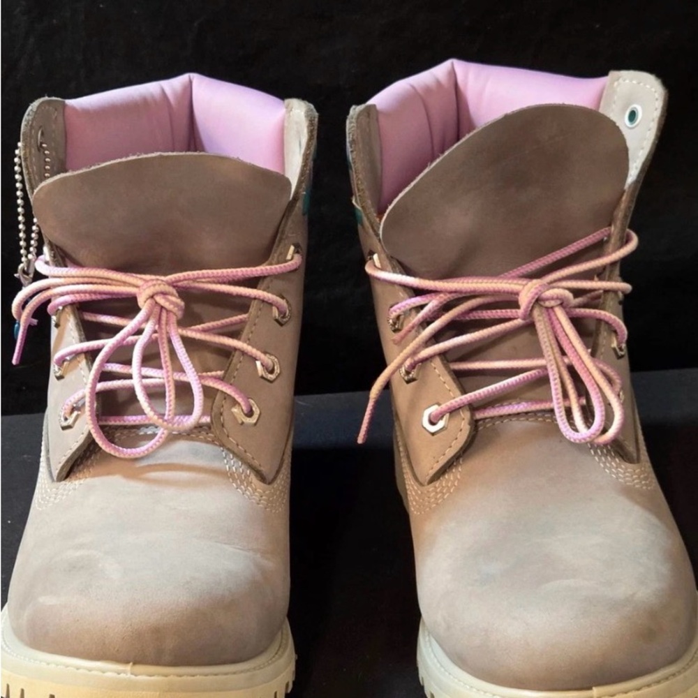 Timberland Women’s Gray Boots - Picture 4 of 5